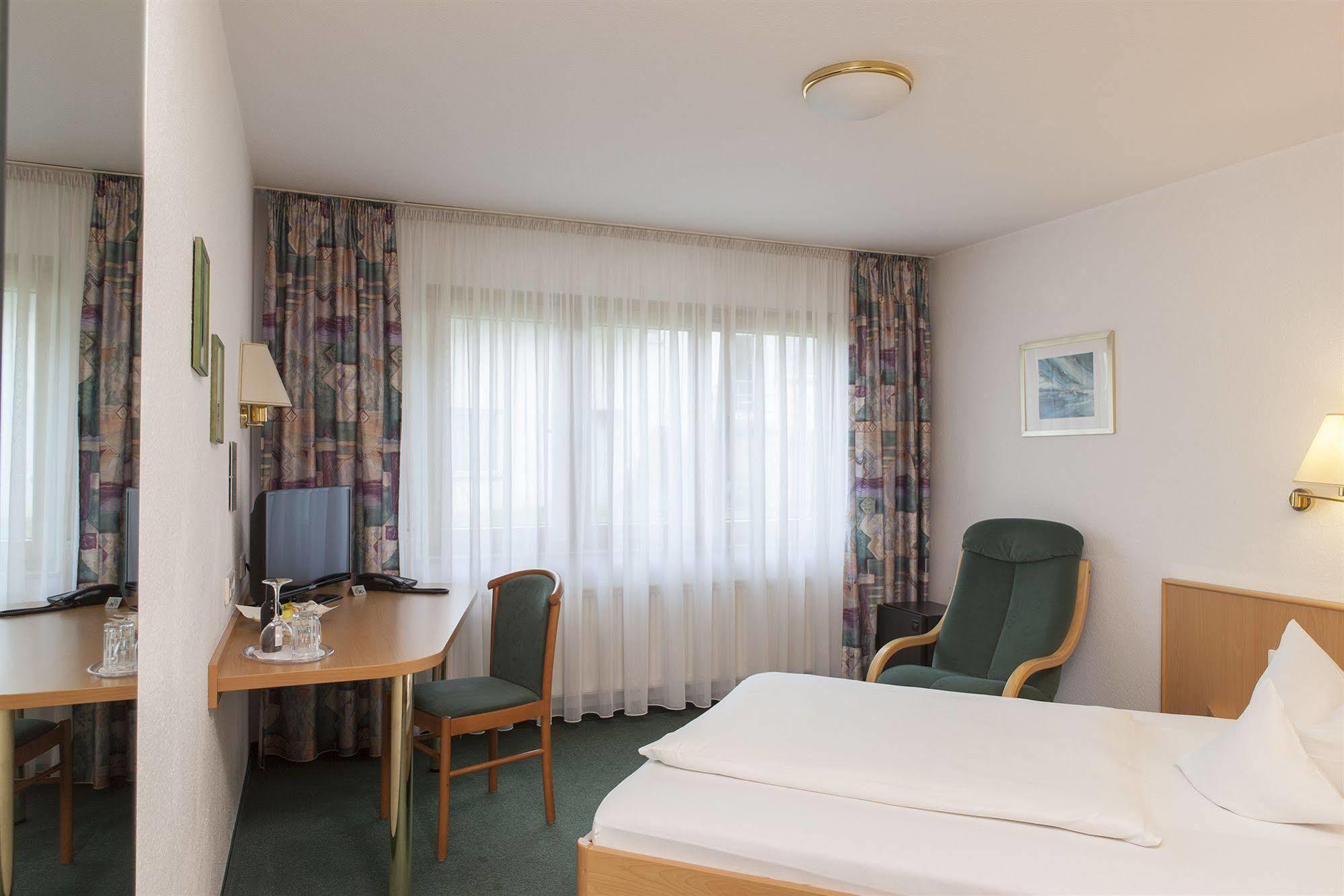 Hotel Lamm Ostfildern Eksteriør bilde