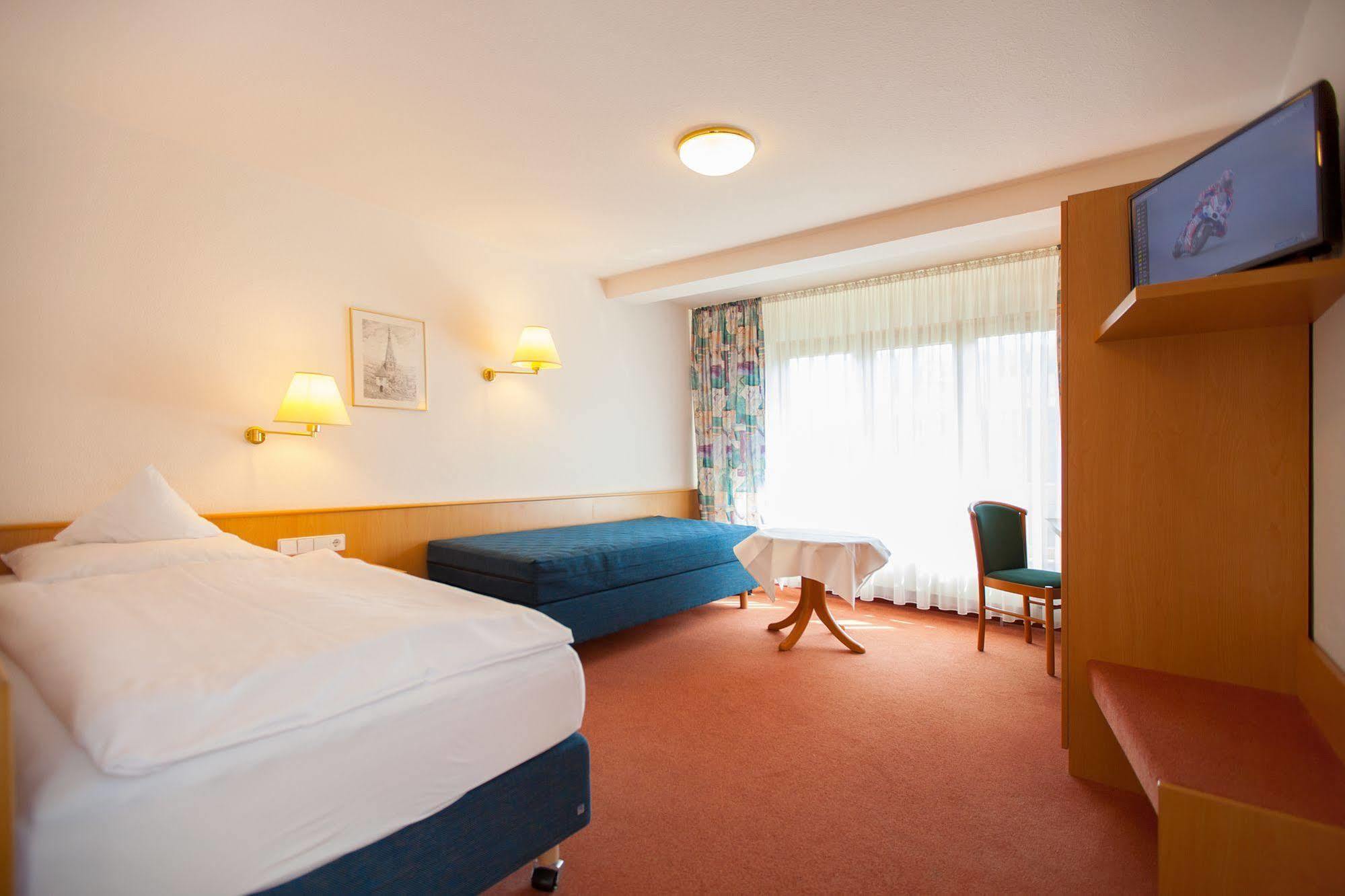 Hotel Lamm Ostfildern Eksteriør bilde